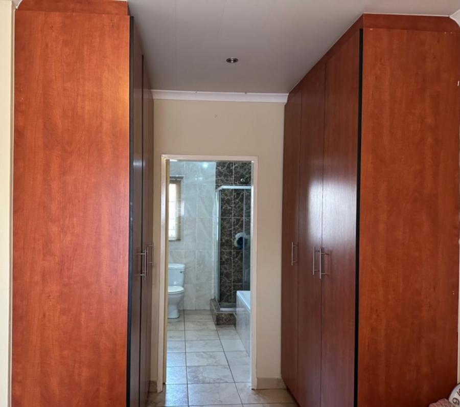 3 Bedroom Property for Sale in Waterkloof East North West